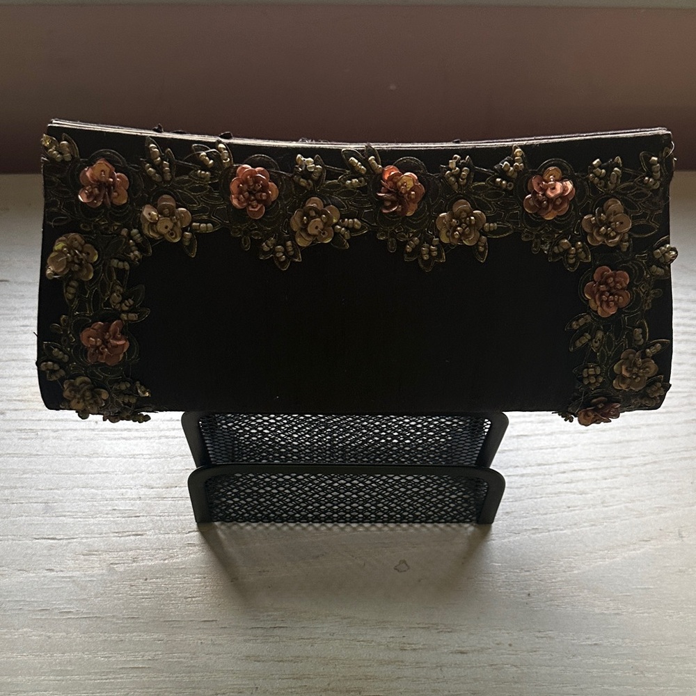 Elegant Black Floral Clutch